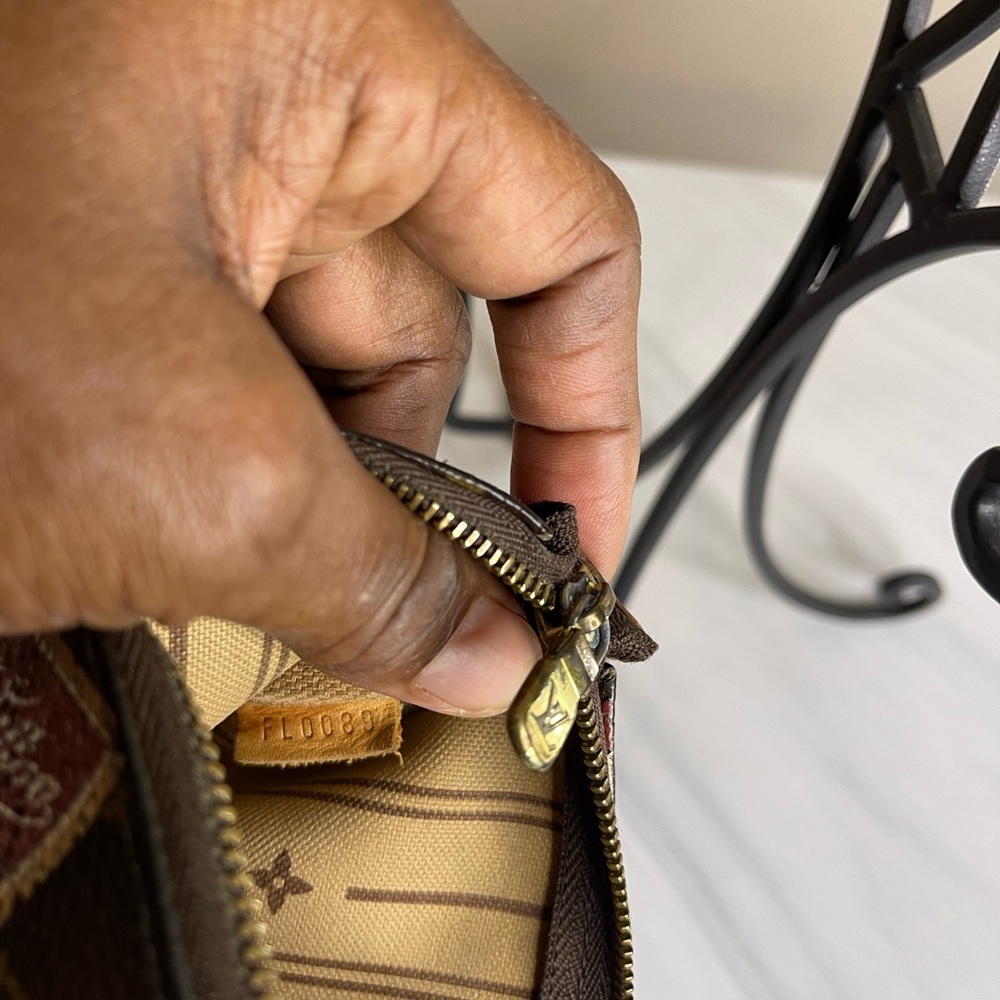 Louis Vuitton accessory pouch monogram patch mini - Picture 12 of 13